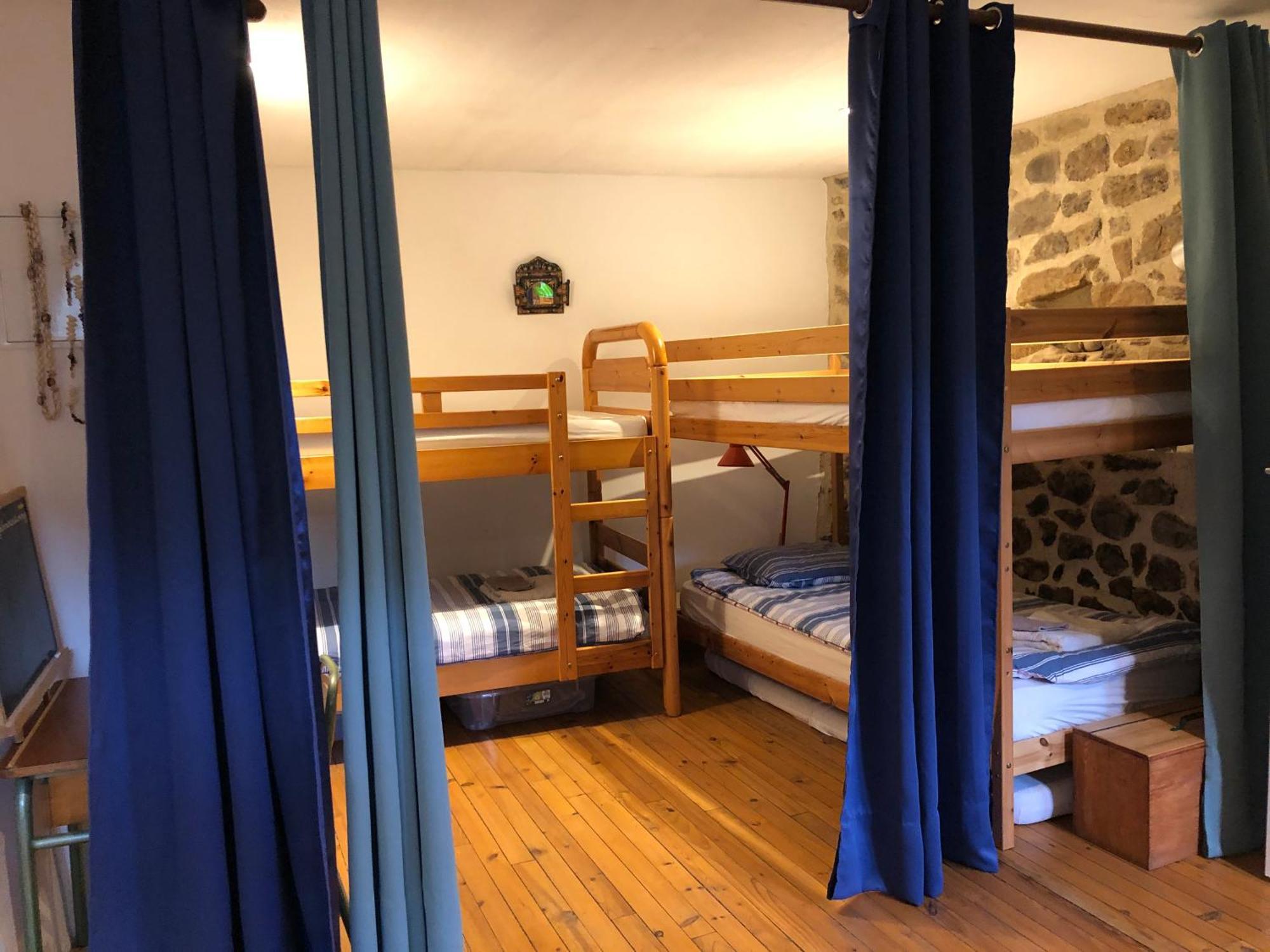 Les pentes du chateau de Retourtour Lamastre Extérieur photo